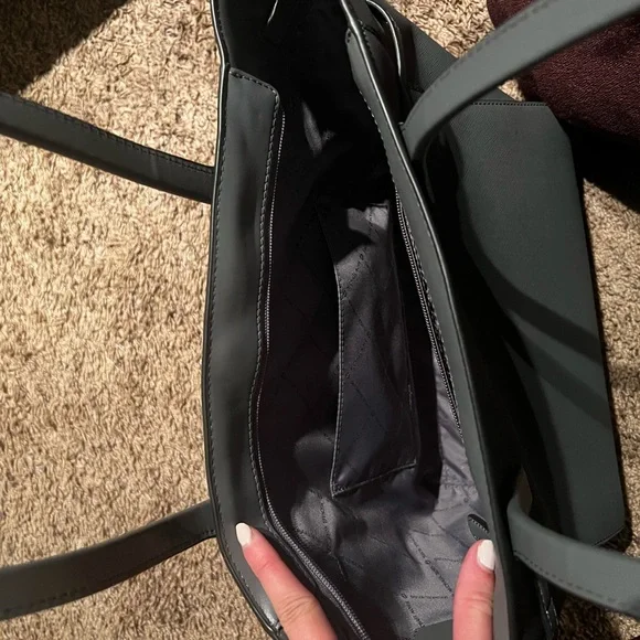 Michael Kors - Picture 2 of 3